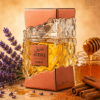Nusuk Raheeq Extrait de Parfum – mézes és kókuszos gourmand uniszex illat luxus üvegben.