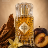 French Avenue Royal Blend Vintage Eau de Parfum egy luxus, orientális unisex illat, amely a gyümölcsös, virágos és meleg, fás jegyek tökéletes harmóniájára épül. A szilva és davána édes-fűszeres nyitánya után a szalmavirág mézes tónusa bontakozik ki, míg az alapban tolu balzsam, dohány és vanília biztosít hosszan tartó, érzéki illatélményt. Ideális választás különleges alkalmakra és azok számára, akik karakteres, elegáns parfümöt keresnek.