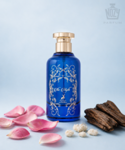 Maison Alhambra The Myth Eau de Parfum – pézsmás-virágos uniszex illat rózsával és fás jegyekkel.