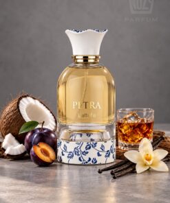 Lattafa Petra Eau de Parfum szilva, rum, krémes kókusz, tubarózsa, vanília és praliné gourmand illatjegyekkel.